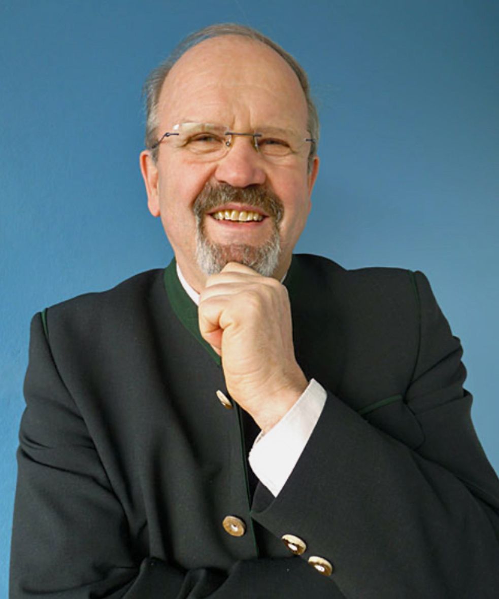 Erich Sepp publizierte maßgeblich zur melodiebezogenen Begleitung.