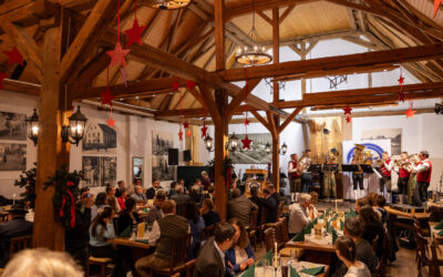 Mit Brotzeit, Bier und viel Musik