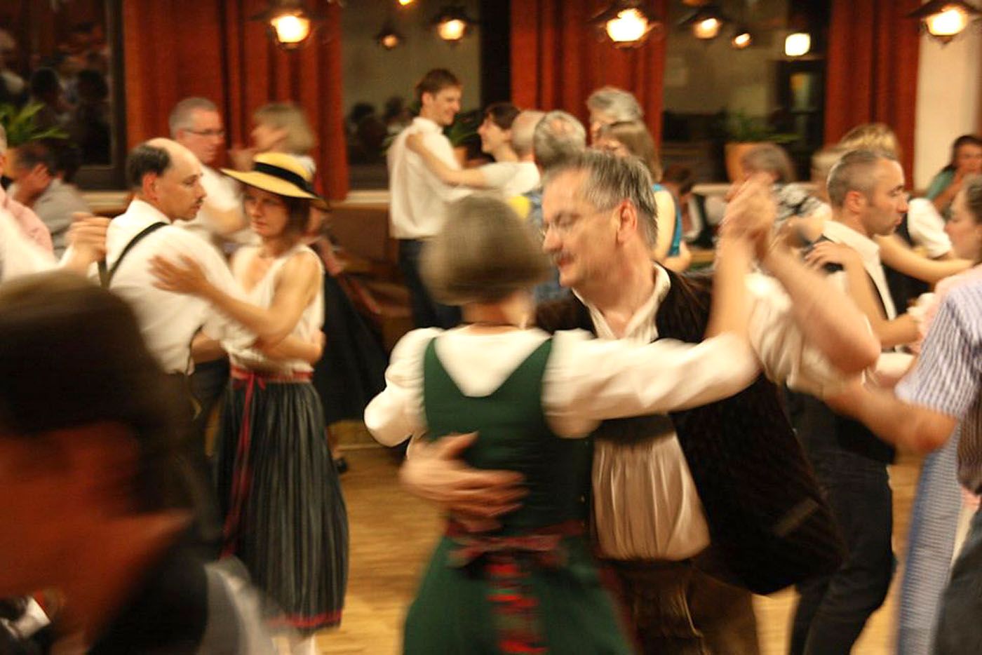 Volkstanzabend