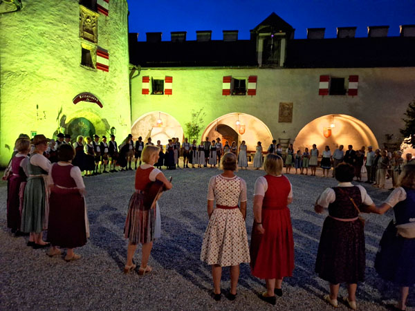 Beim Burgsingen