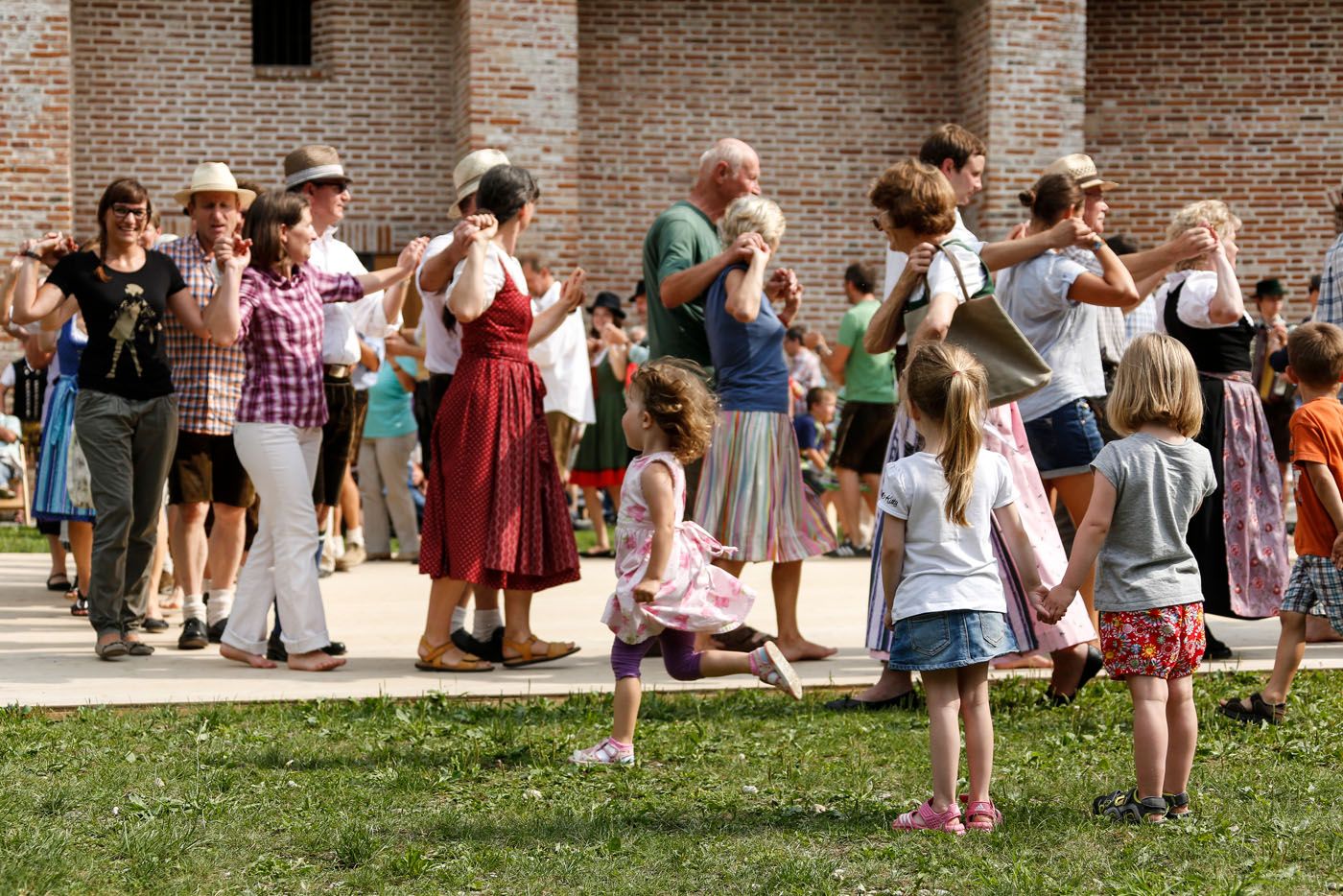 Volksmusikpicknick im Landshuter Prantlgarten